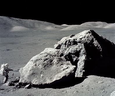 Image: Moon-apollo17-schmitt_boulder.JPG